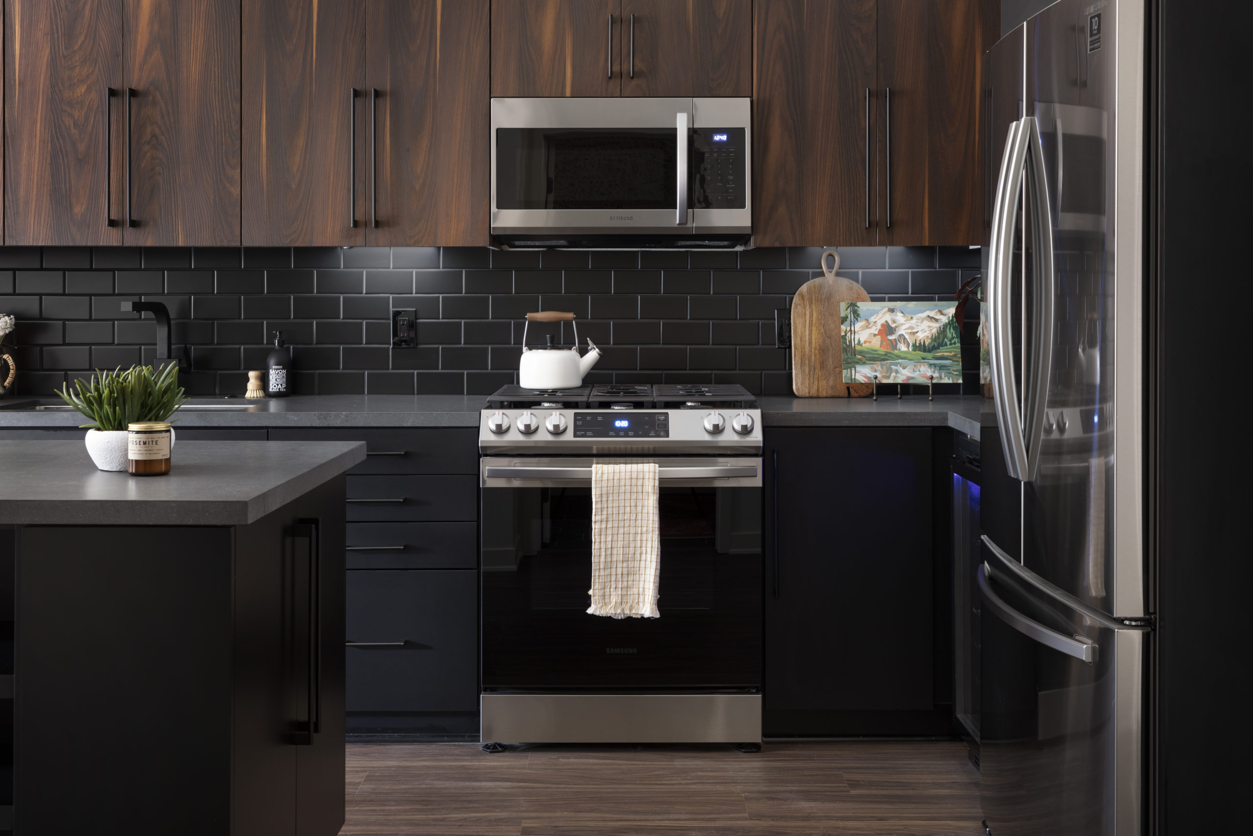 black modern kitchen design